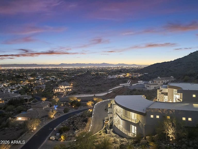 6800 N 39TH Place photo 2