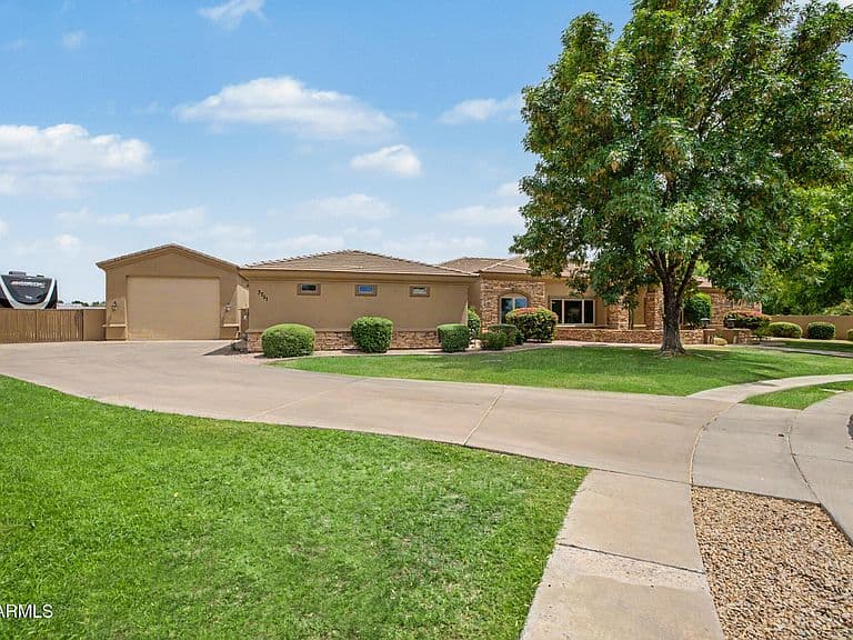 3751 E NANCE Circle photo 5