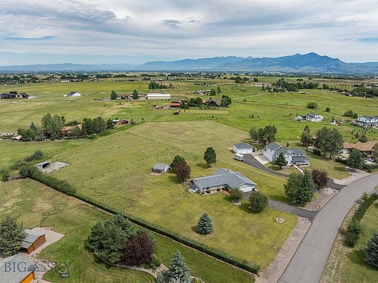 9 Indian Paintbrush Dr photo 5