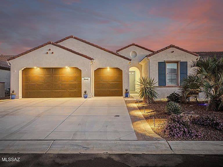 1372 E Quartzite Way photo 1