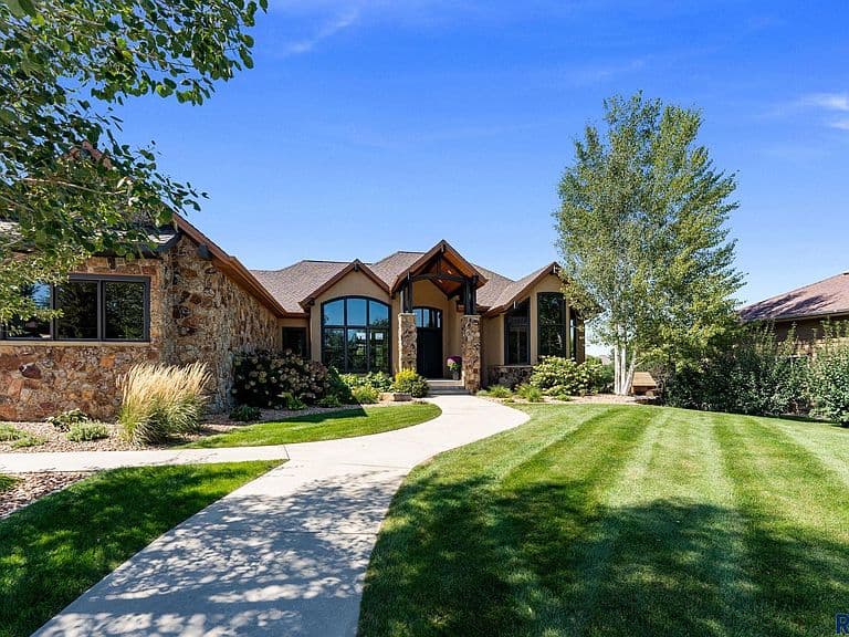 5905 S Grand Prairie Dr photo 2