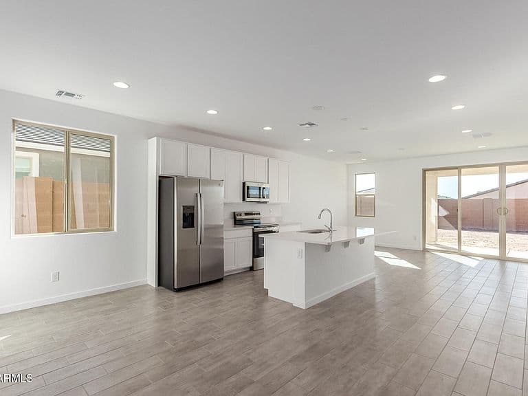 18527 E BIANCA Way photo 2
