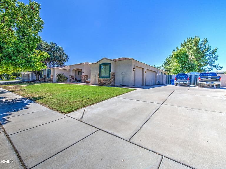 19943 E Augustus Avenue photo 4
