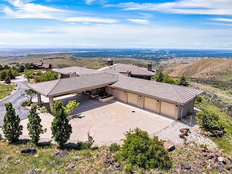 6329 E Wildhorse Ln photo 4
