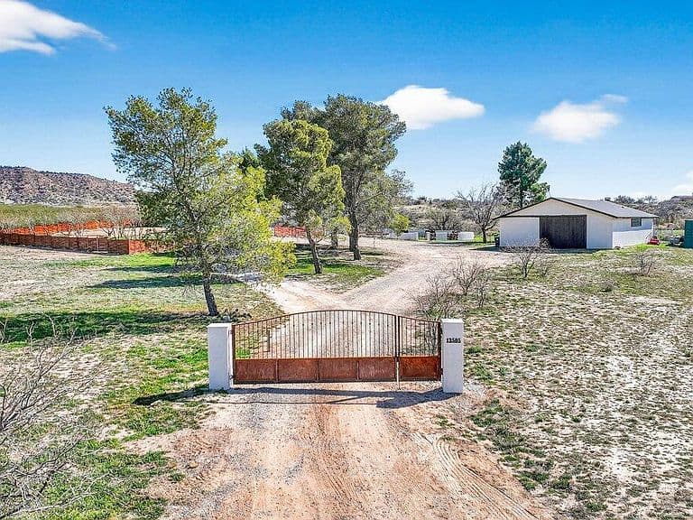 13505 E RINDONE Lane photo 1