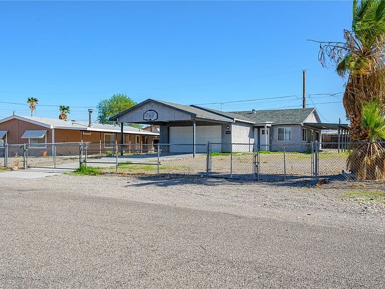 5592 S Ruby Street photo 4