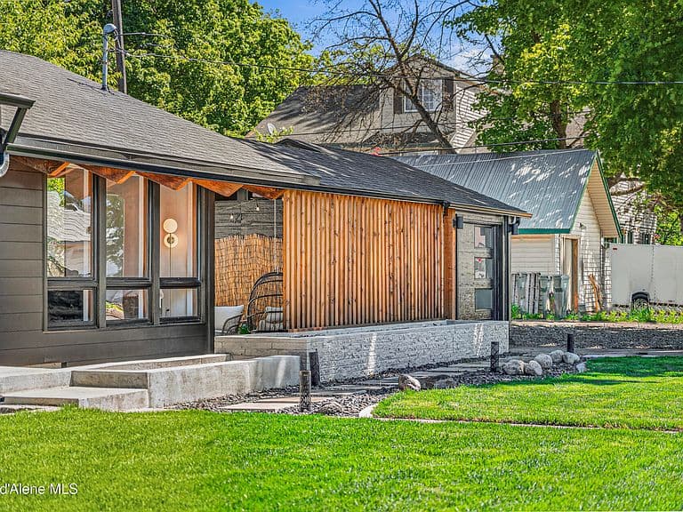 505 E Spokane Ave photo 2