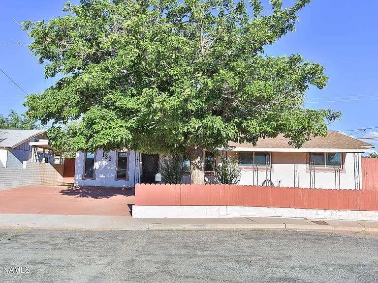 132 Yuma Dr photo 2