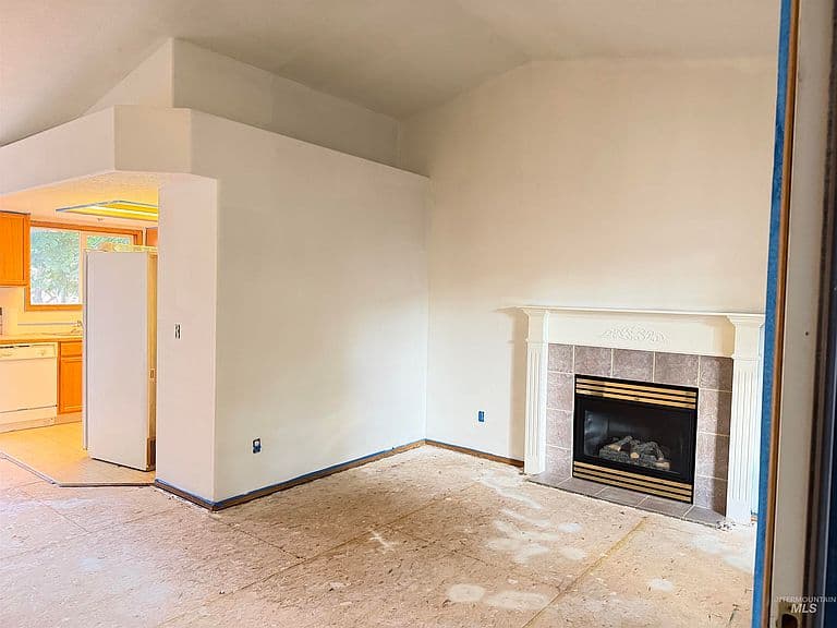 618 E Trail Creek Dr photo 3