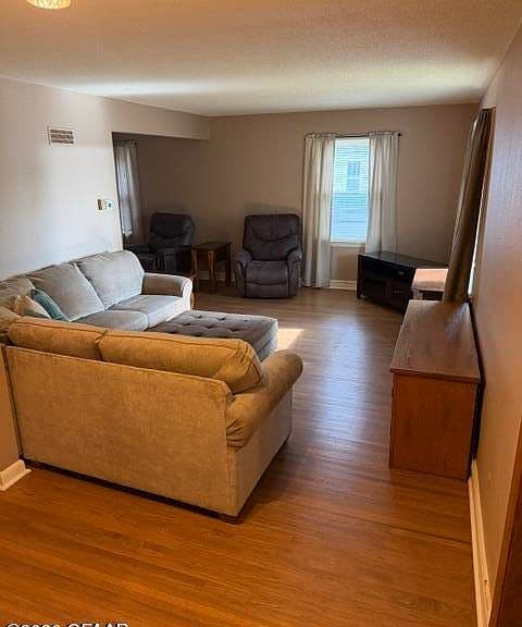 226 1st Ave NW photo 4