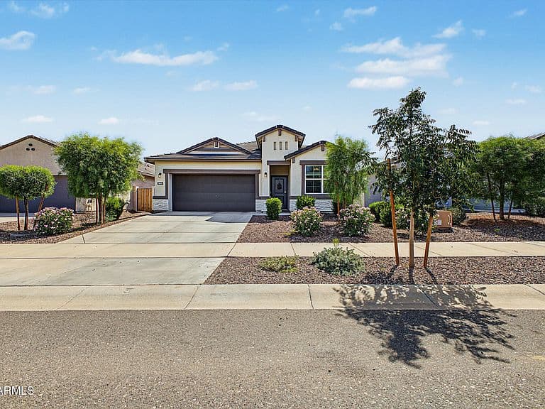 18641 W DESERT HOLLOW Drive photo 3