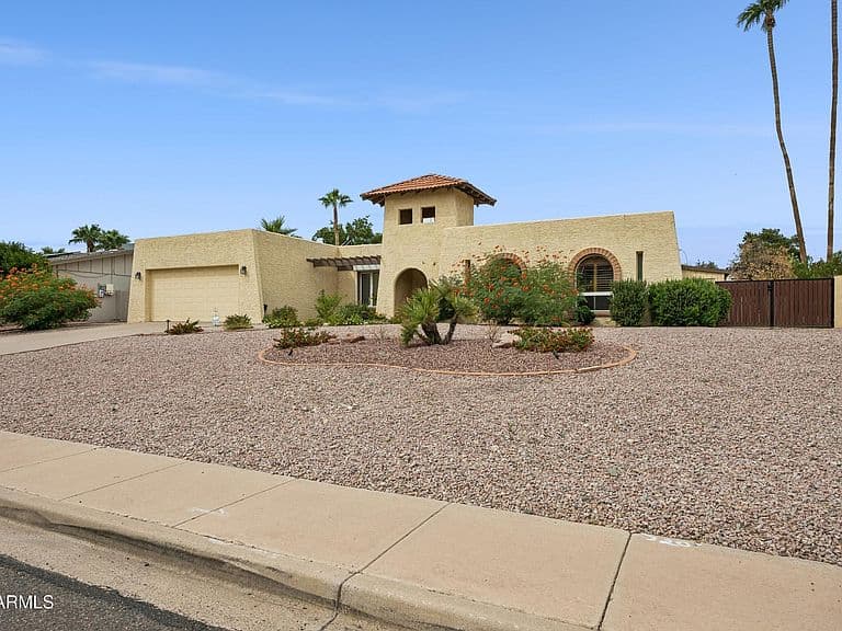 2930 E ACOMA Drive E photo 3