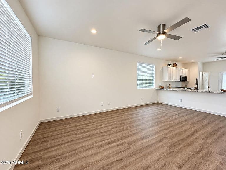 9402 W SANTA CRUZ Boulevard photo 5