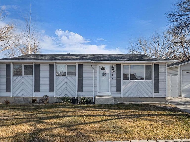 1147 Palisades Ct photo 2