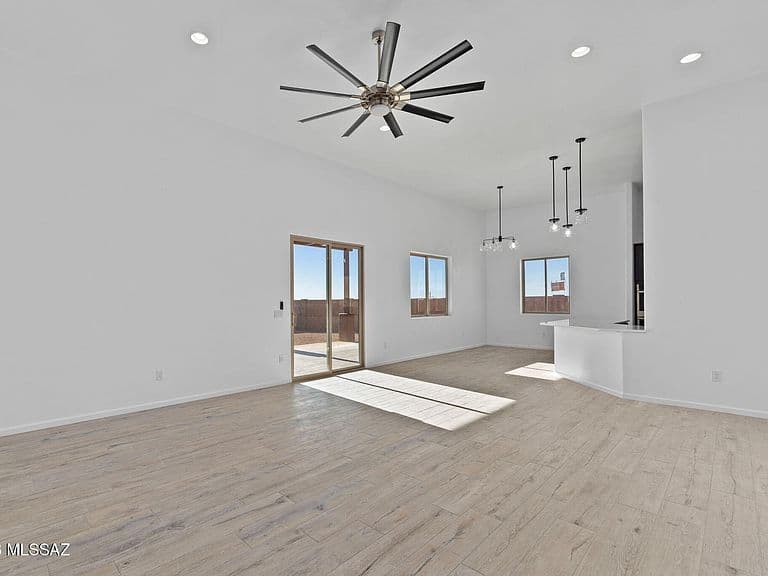 1132 N Range Rider Pl photo 5