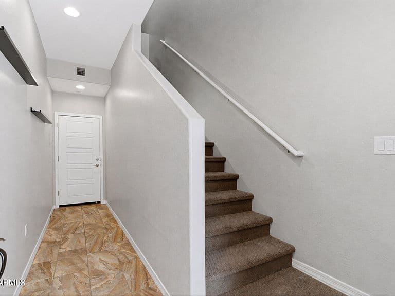 5550 N 16th St APT 171 photo 4