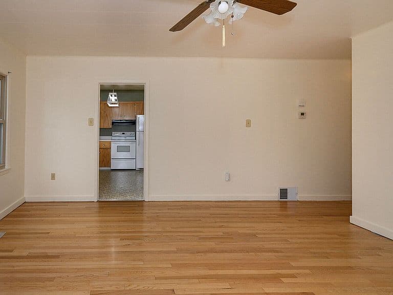 1219 4th Ave E photo 4