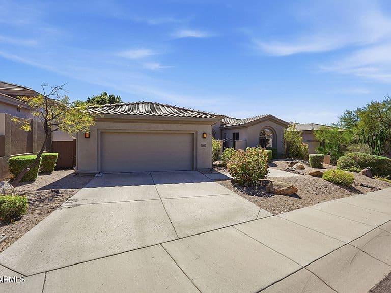 11481 E BLANCHE Drive photo 2