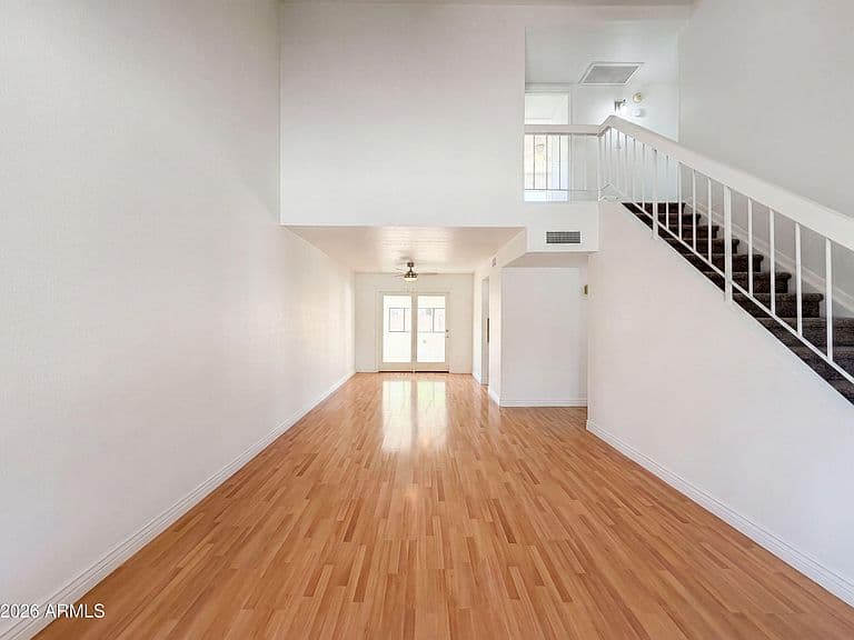 4260 E VINEYARD Road photo 3