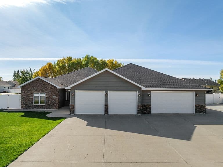 1216 Hiawatha St SE photo 3