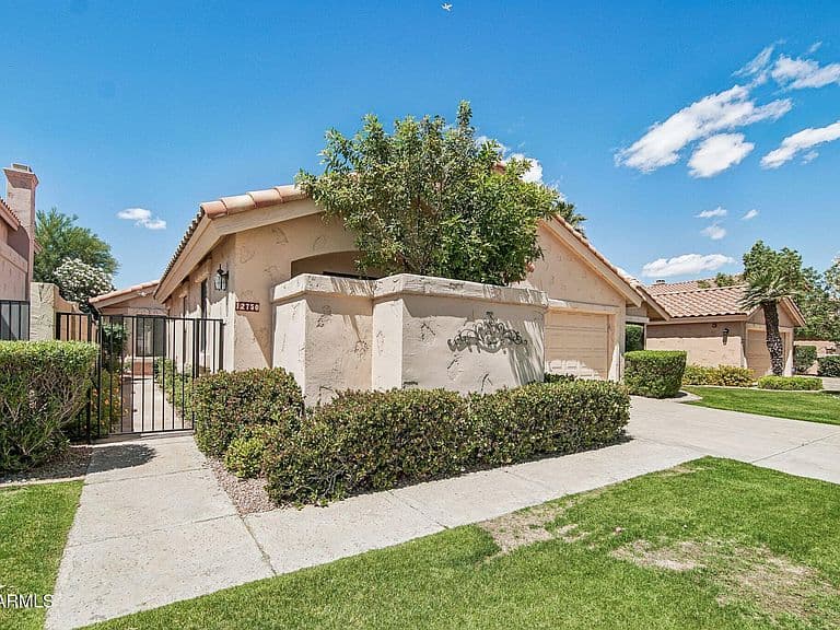 12750 N 95TH Way photo 1