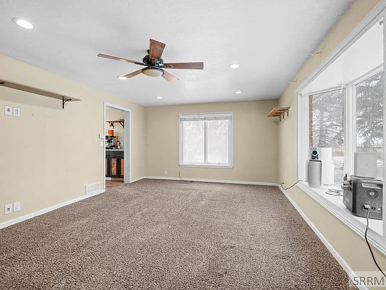 11260 N 15 E photo 4