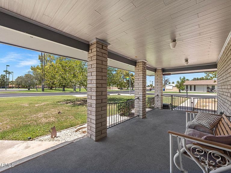 1709 N GENTRY Circle photo 4