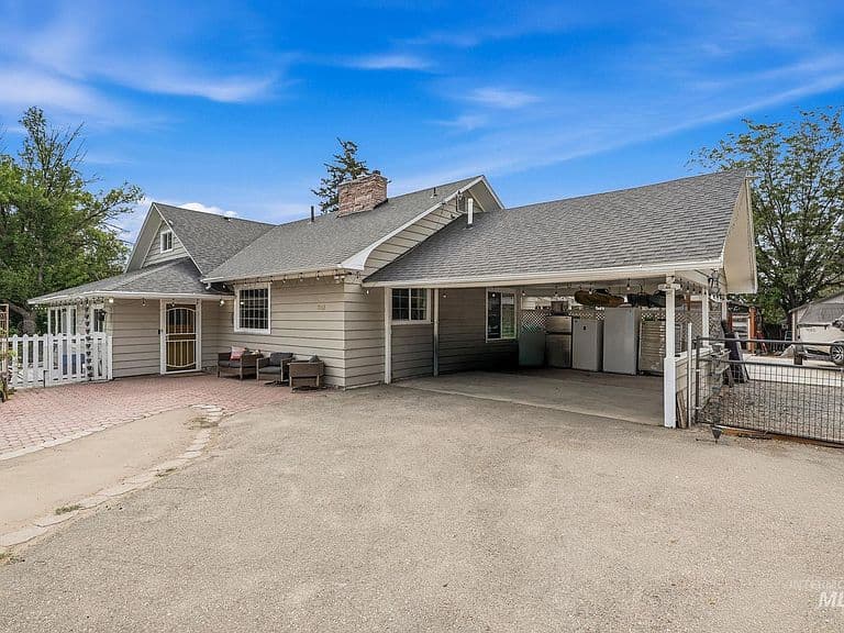 17063 N Midsummers Ln photo 3