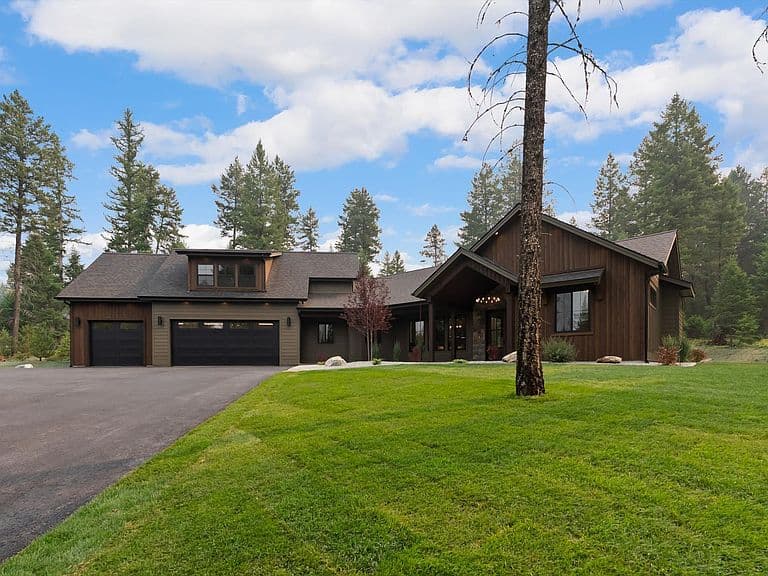 1557 Whitefish Village Dr photo 3
