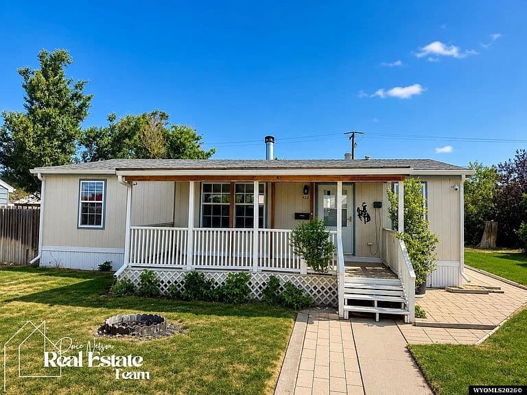 422 Morgan Ave photo 2