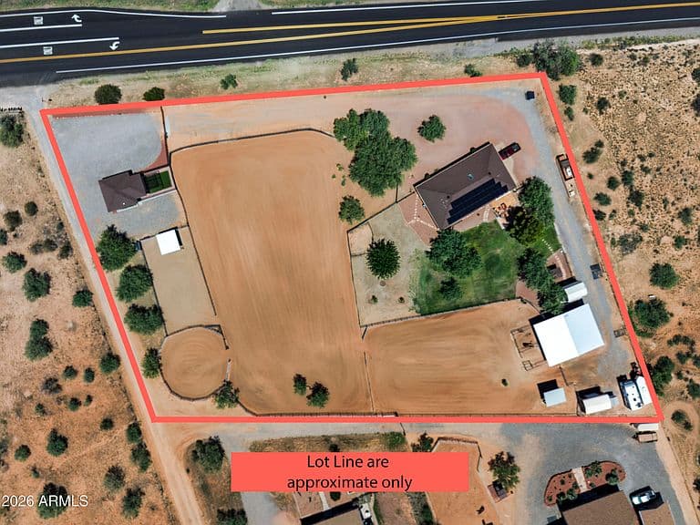 1355 S DESERT HOLLY Trail photo 2