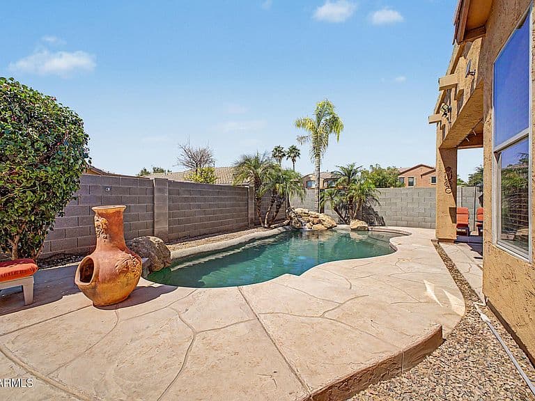 45713 W Mountain View Road photo 4