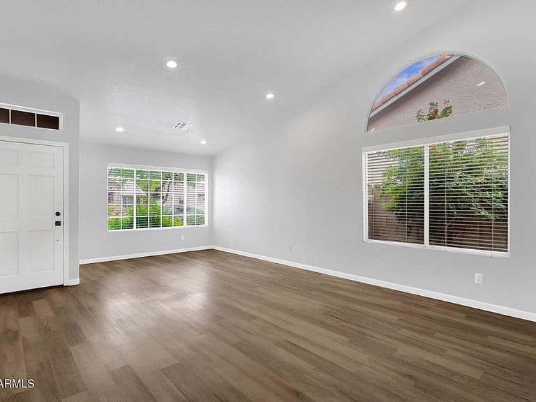 273 W Pecan Place photo 5