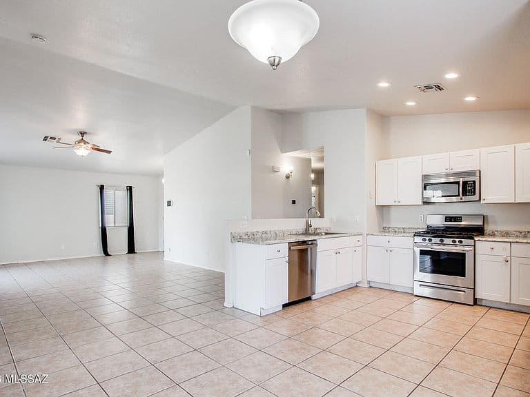 10233 E Desert Mesa Dr photo 3