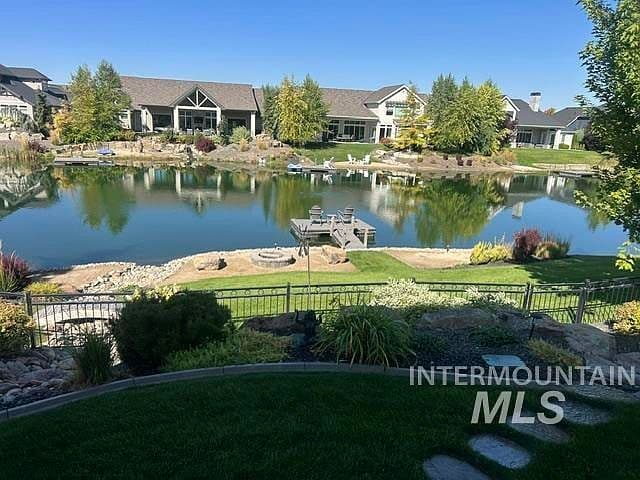 1059 N Luge Ave photo 2