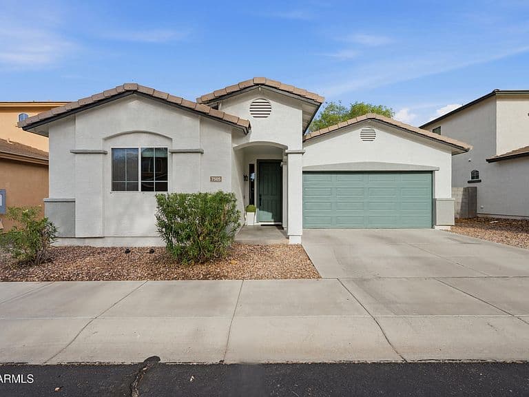 7505 S 27TH Way photo 1