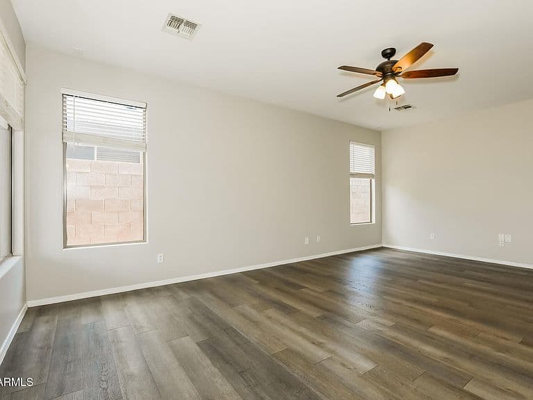 10 E MILL REEF Drive photo 5