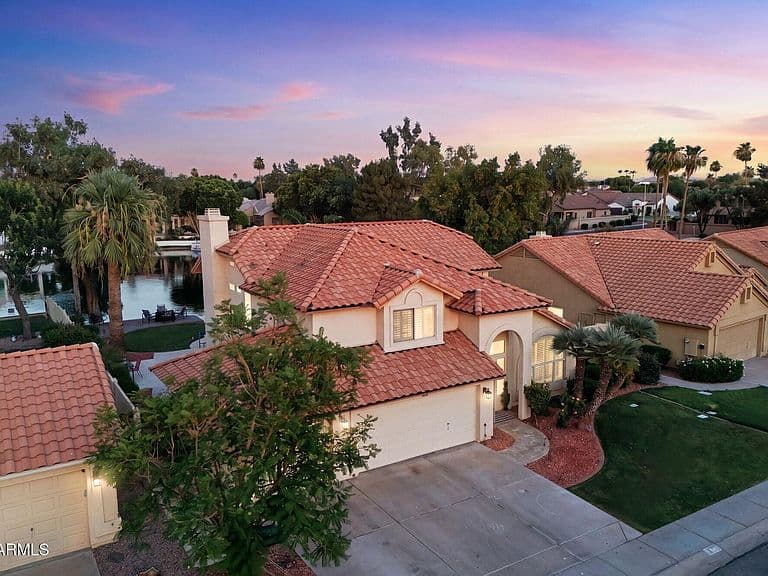 3821 S HAWTHORN Drive photo 4