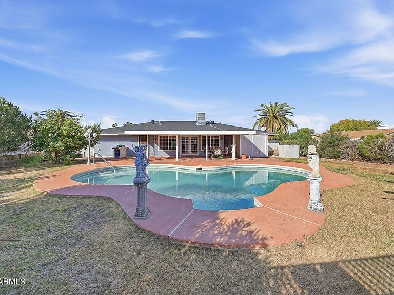 13809 N BLUE RIDGE Drive photo 1