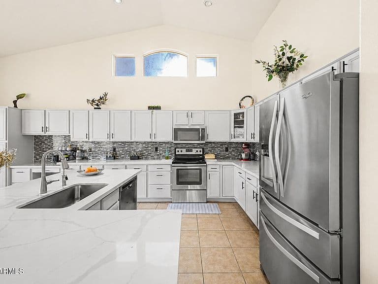 8663 W YUKON Drive photo 4