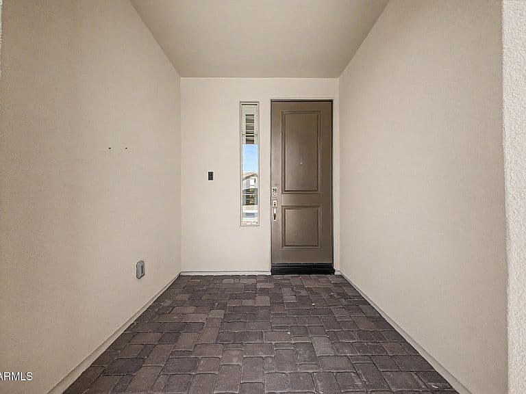 523 E WATERMELON Lane photo 3