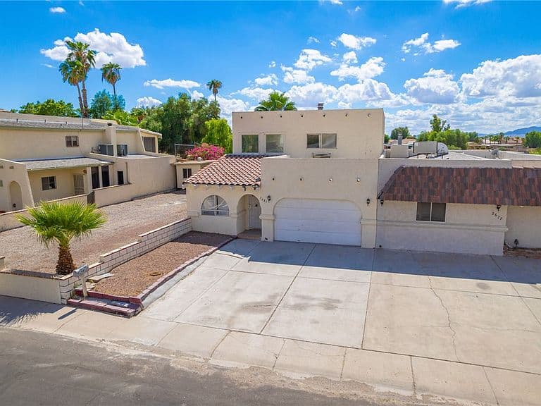 2681 Country Club Drive photo 4