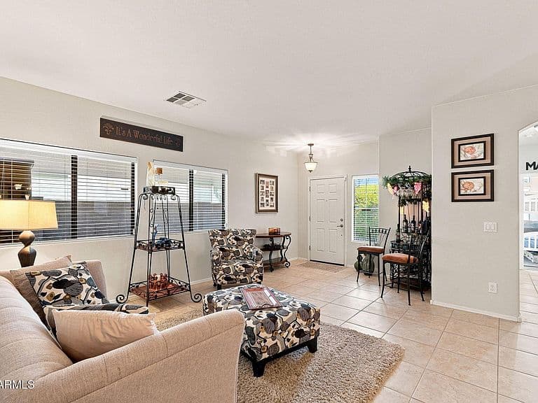 41307 W LARAMIE Road photo 4