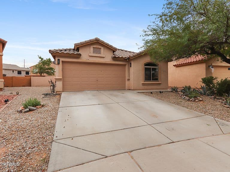 41275 W PRYOR Lane photo 1
