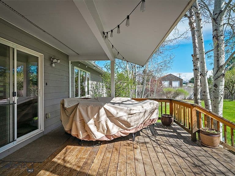 219 Coulee Dr photo 3