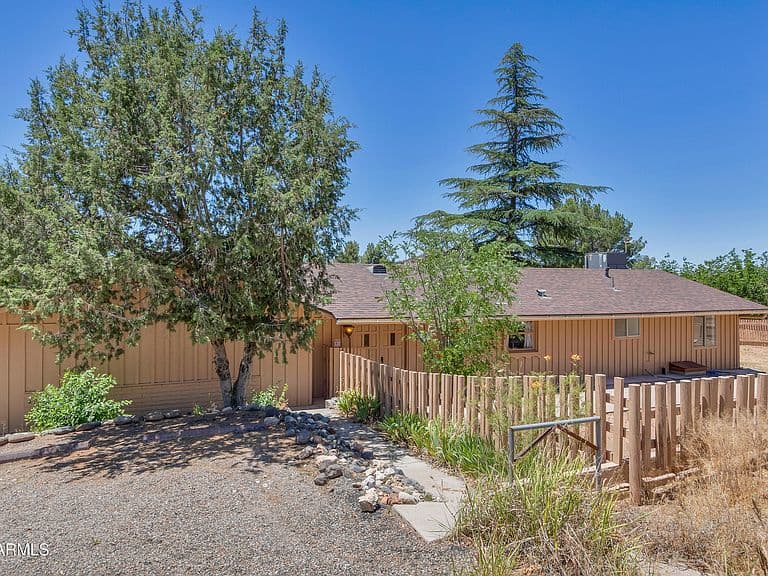 4410 N MONTEZUMA Avenue photo 1
