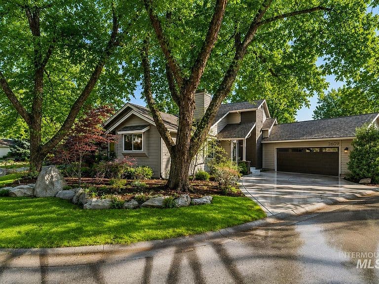 2069 S White Pine Ln photo 1