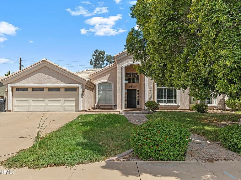 3052 E NORA Street photo 1