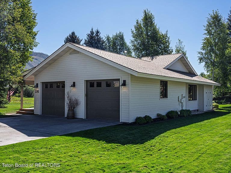 1740 W Diamond Hitch Dr photo 2