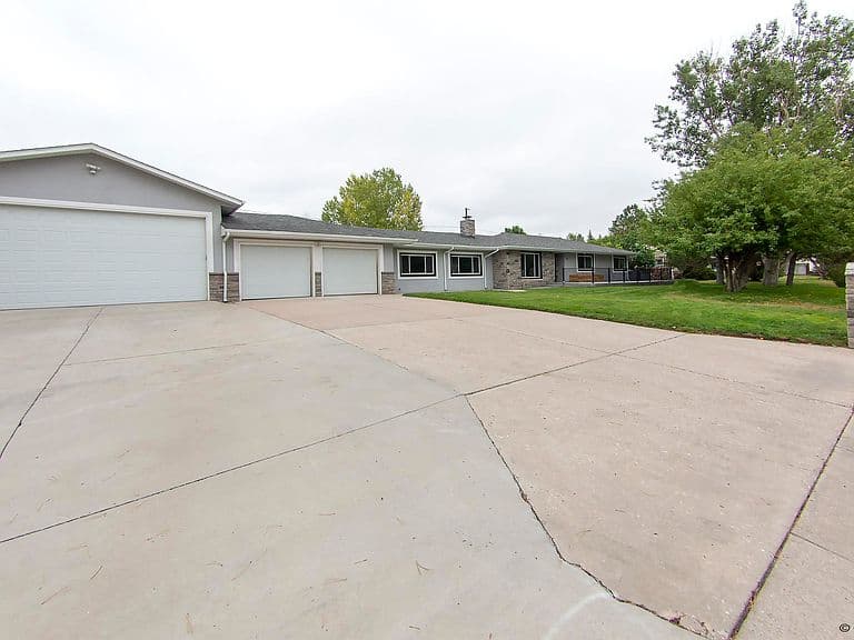 808 Virginia Ct photo 3